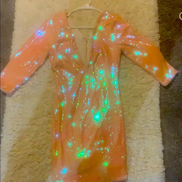 DRESS! - Picture 1 of 1